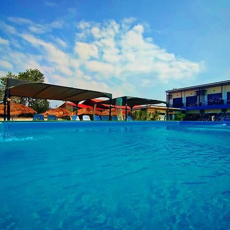 Wixky Hotel Nong Khai Exterior photo